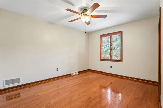 130 Village Dr gallery image 28