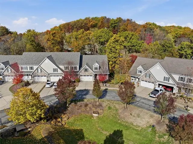 1301 Shinnecock Ct gallery image 8