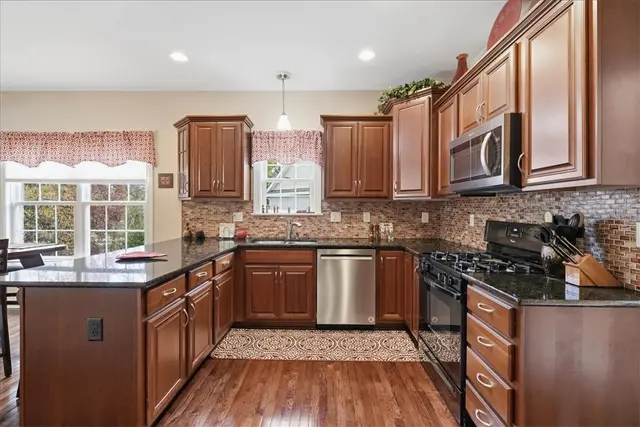 1301 Shinnecock Ct gallery image 9