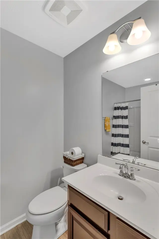 1304 Pointe View Dr gallery image 9