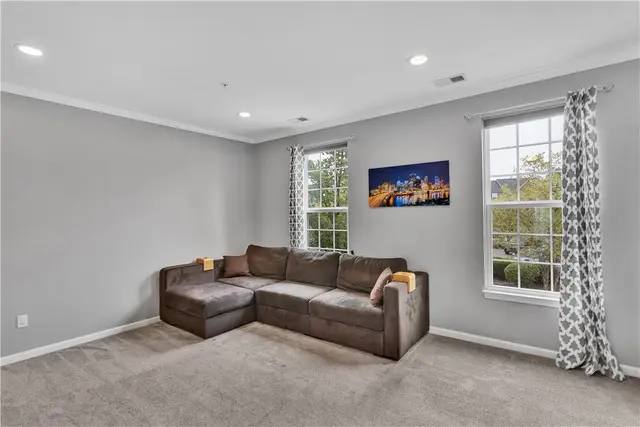 1304 Pointe View Dr gallery image 11