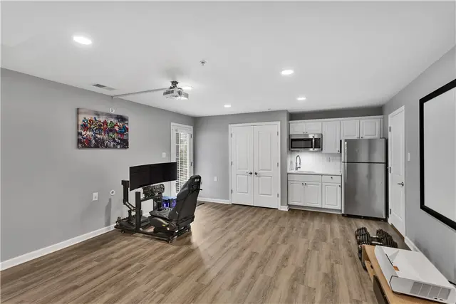 1304 Pointe View Dr gallery image 12