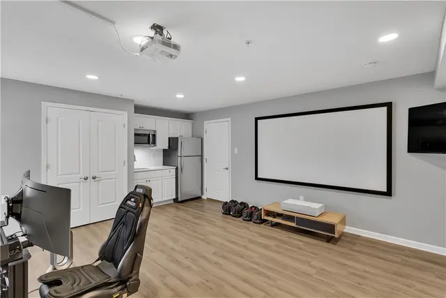 1304 Pointe View Dr gallery image 13