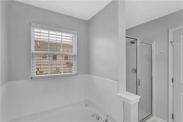 1304 Pointe View Dr gallery image 18