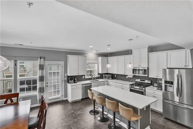 1304 Pointe View Dr gallery image 19