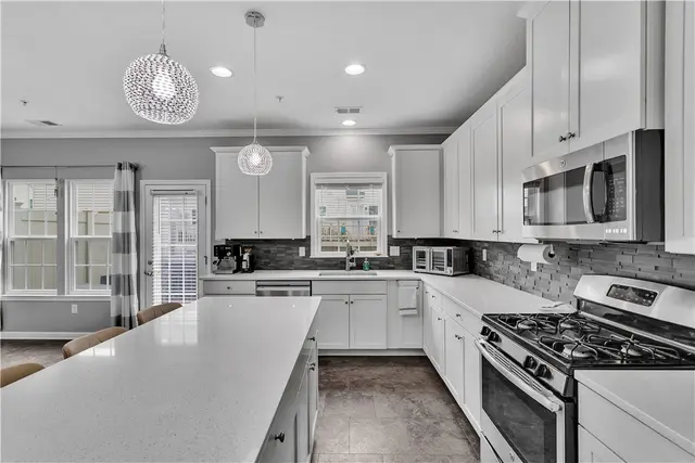 1304 Pointe View Dr gallery image 23