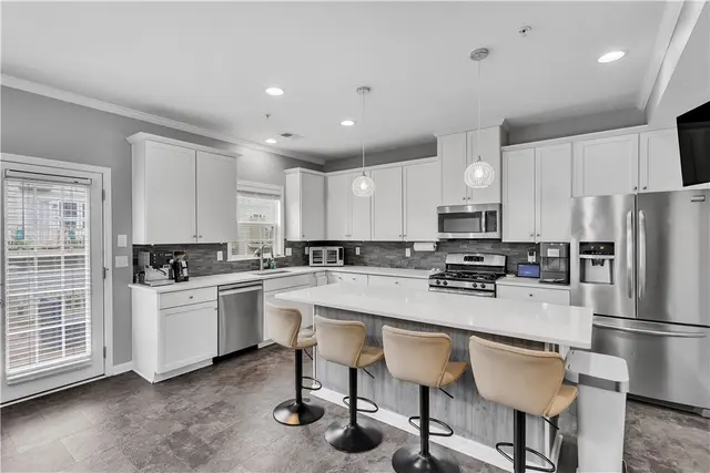 1304 Pointe View Dr gallery image 24