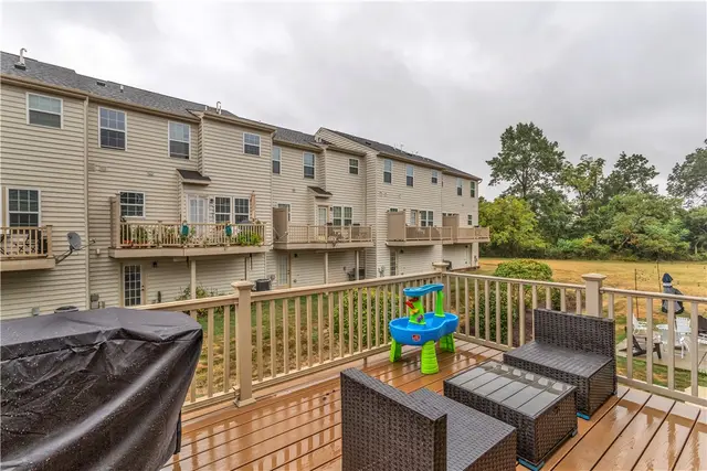 1304 Pointe View Dr gallery image 28