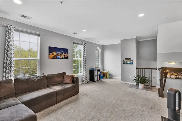 1304 Pointe View Dr gallery image 29