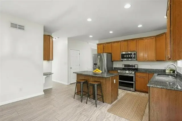 1305 Rosem Court gallery image 4