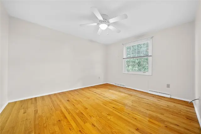 1309 Heather Heights Dr gallery image 3