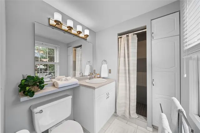 1309 Heather Heights Dr gallery image 6