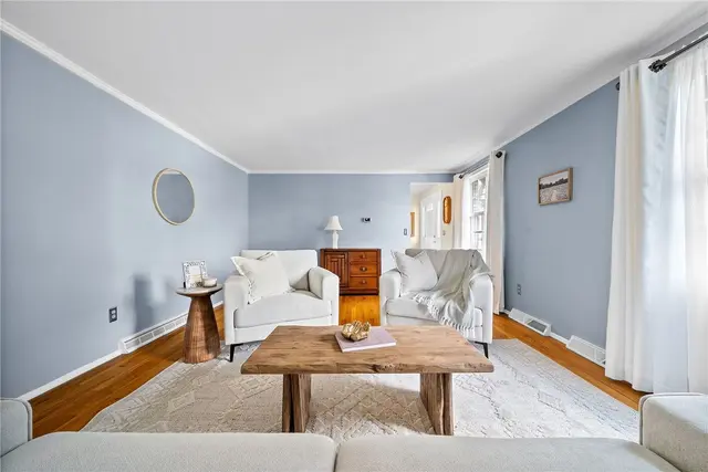 1309 Heather Heights Dr gallery image 7