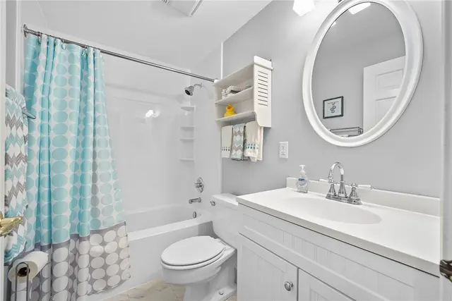 1309 Heather Heights Dr gallery image 16