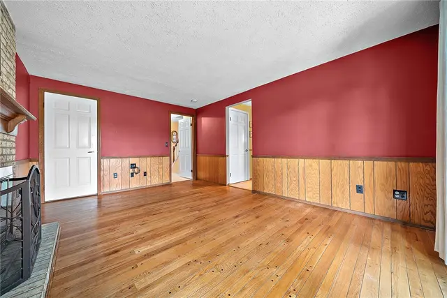 1309 Heather Heights Dr gallery image 23