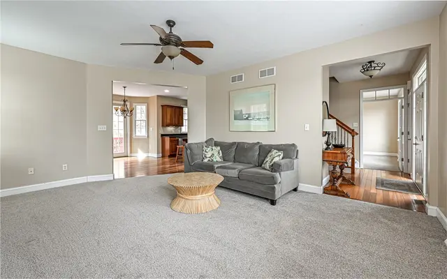 131 Glen Ln gallery image 7