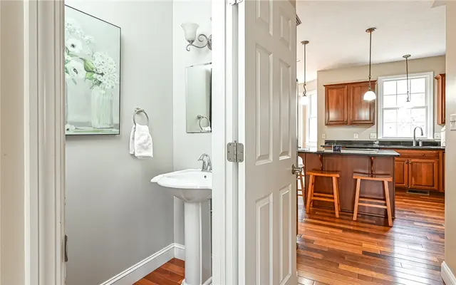 131 Glen Ln gallery image 9