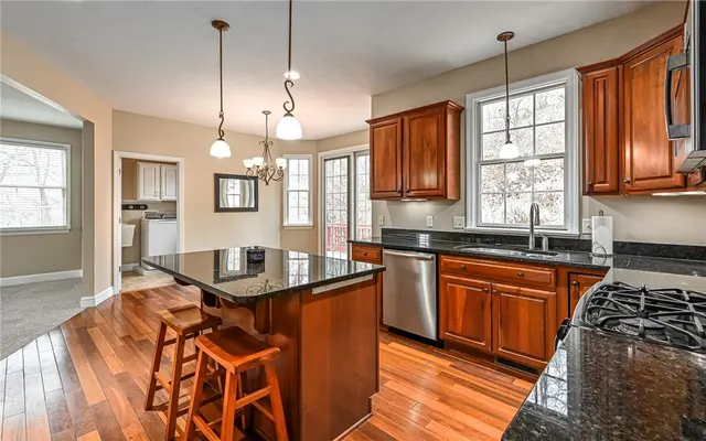 131 Glen Ln gallery image 12