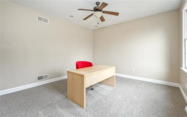 131 Glen Ln gallery image 14