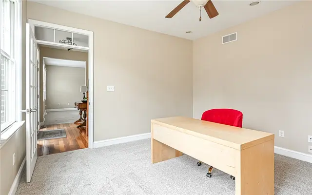 131 Glen Ln gallery image 15