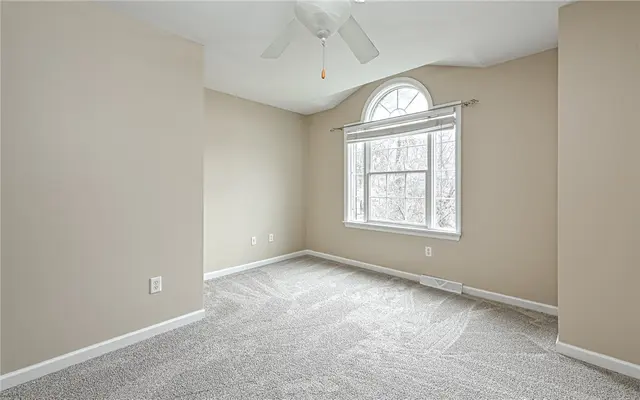 131 Glen Ln gallery image 23