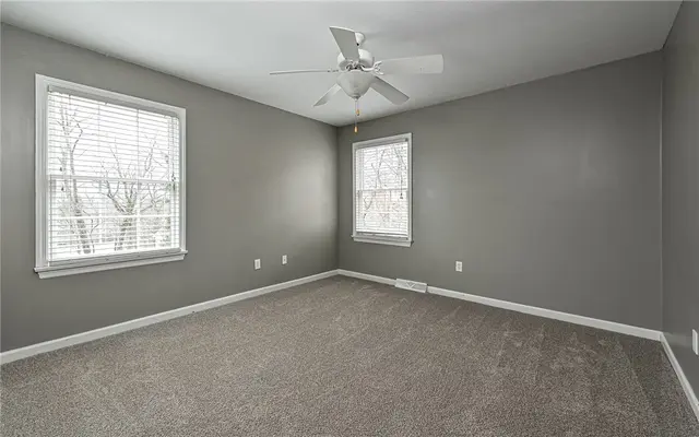 131 Glen Ln gallery image 25