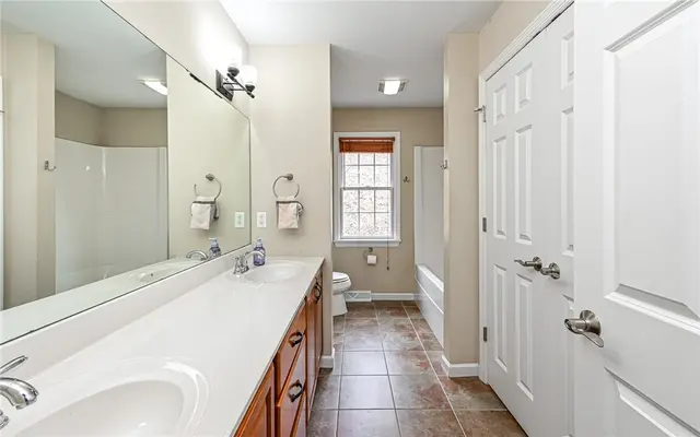 131 Glen Ln gallery image 26