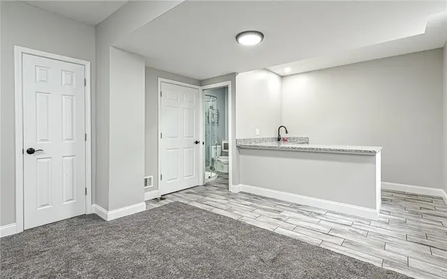 131 Glen Ln gallery image 28