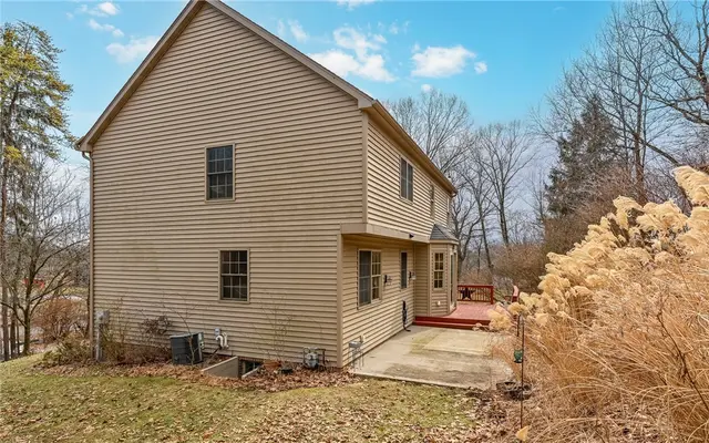 131 Glen Ln gallery image 32
