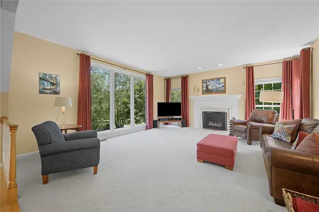 131 Greenbriar Drive gallery image 11