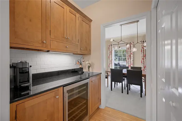 131 Greenbriar Drive gallery image 16