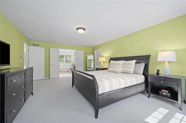 131 Greenbriar Drive gallery image 23