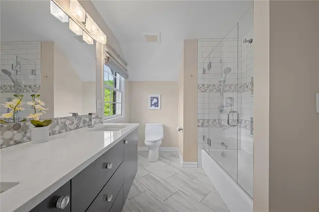 131 Greenbriar Drive gallery image 32