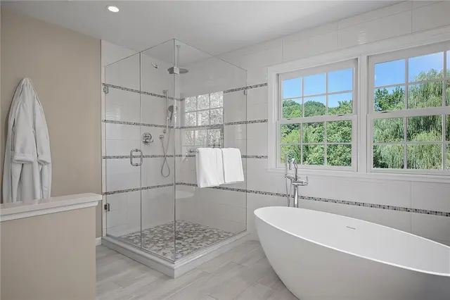 131 Greenbriar Drive gallery image 39