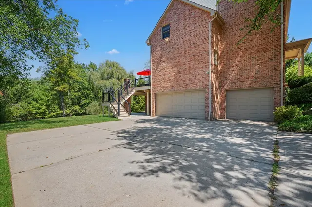 131 Greenbriar Drive gallery image 43