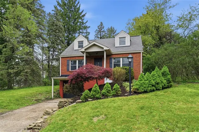 131 Manor Rd gallery image 26