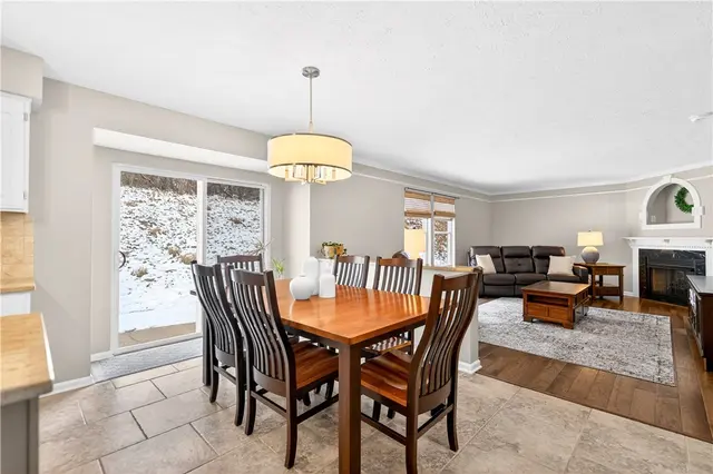 131 Walcott Dr gallery image 17
