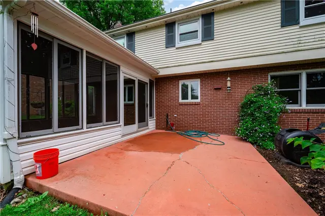 131 Windgate Dr gallery image 3
