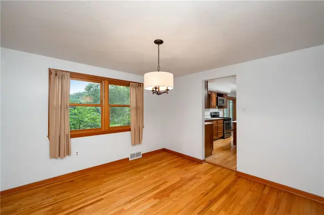 131 Windgate Dr gallery image 12