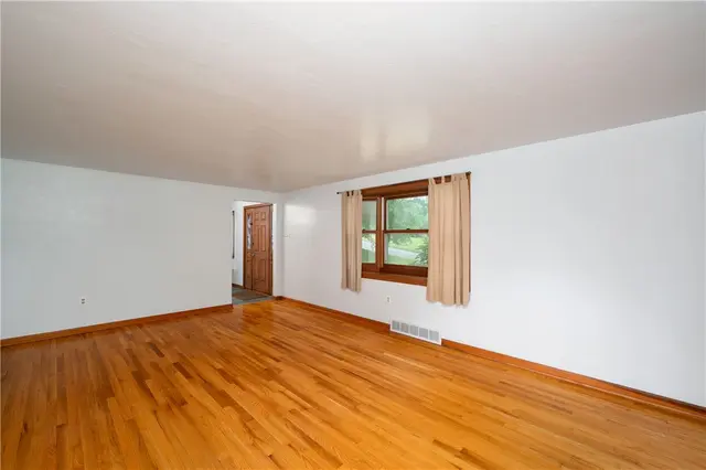 131 Windgate Dr gallery image 13
