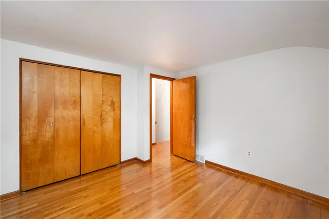 131 Windgate Dr gallery image 18