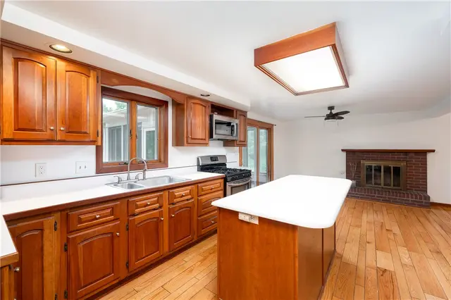 131 Windgate Dr gallery image 21