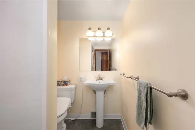 131 Windgate Dr gallery image 31