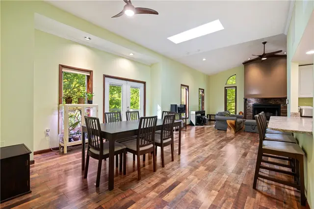 132 Berwyn Rd gallery image 3