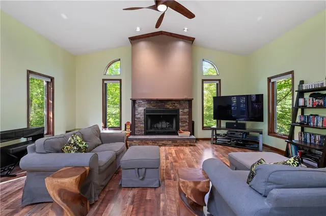 132 Berwyn Rd gallery image 13