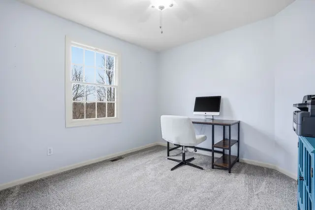 132 Cherrydale COURT gallery image 3