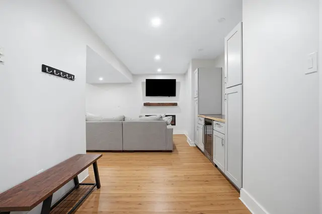 132 Cherrydale COURT gallery image 9
