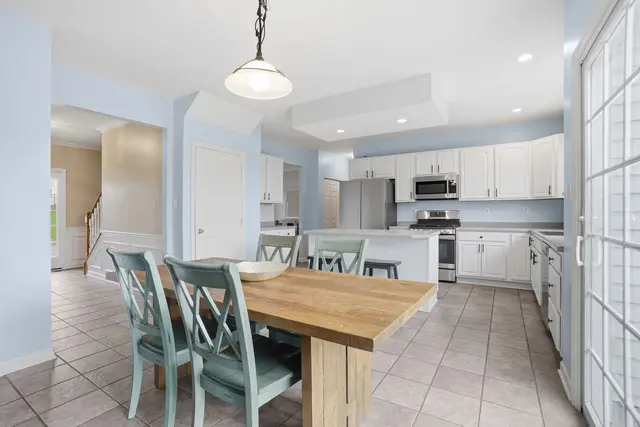 132 Cherrydale COURT gallery image 13