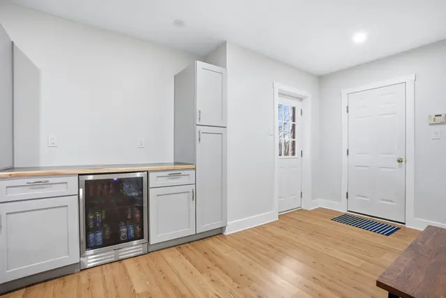 132 Cherrydale COURT gallery image 21