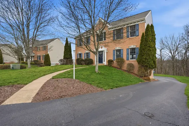132 Cherrydale COURT gallery image 23